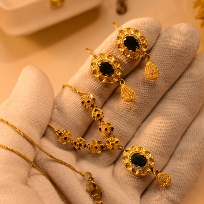 Beautiful Design Gold Plated Crystal Stones Necklace Set for Girls/Women