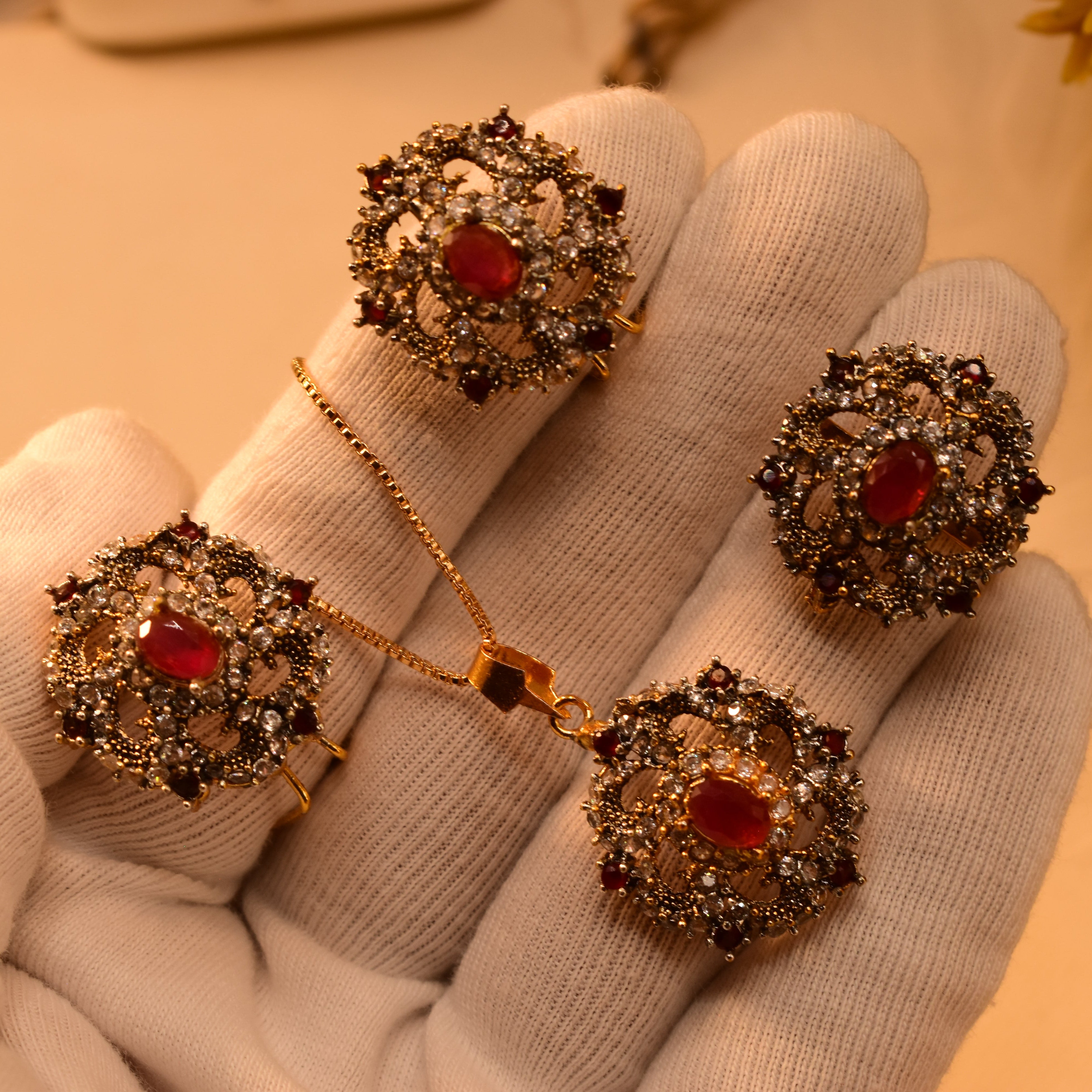 Luxury Design Gold Plated Crystal Stones Necklace Set for Girls/Women