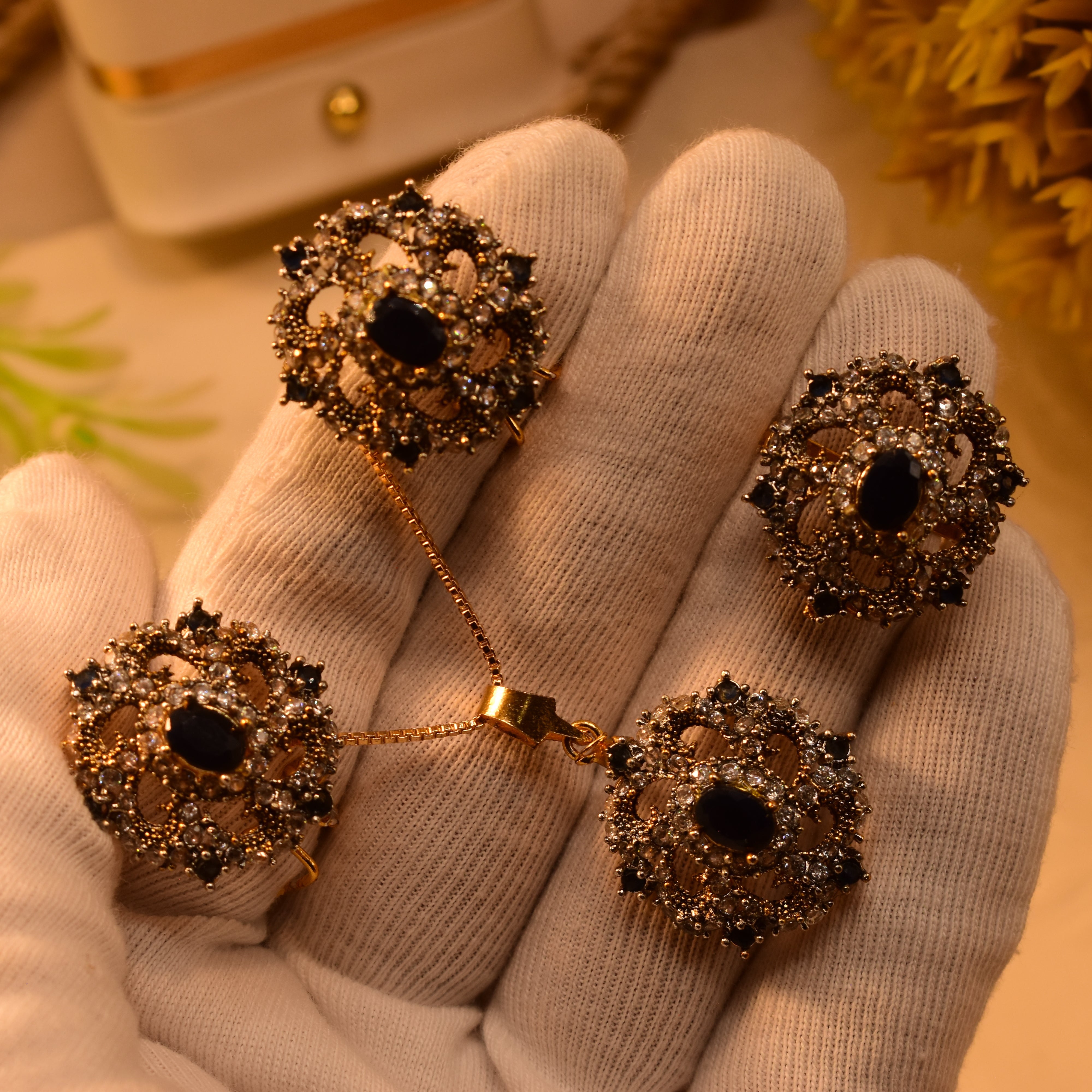 Luxury Design Gold Plated Crystal Stones Necklace Set for Girls/Women