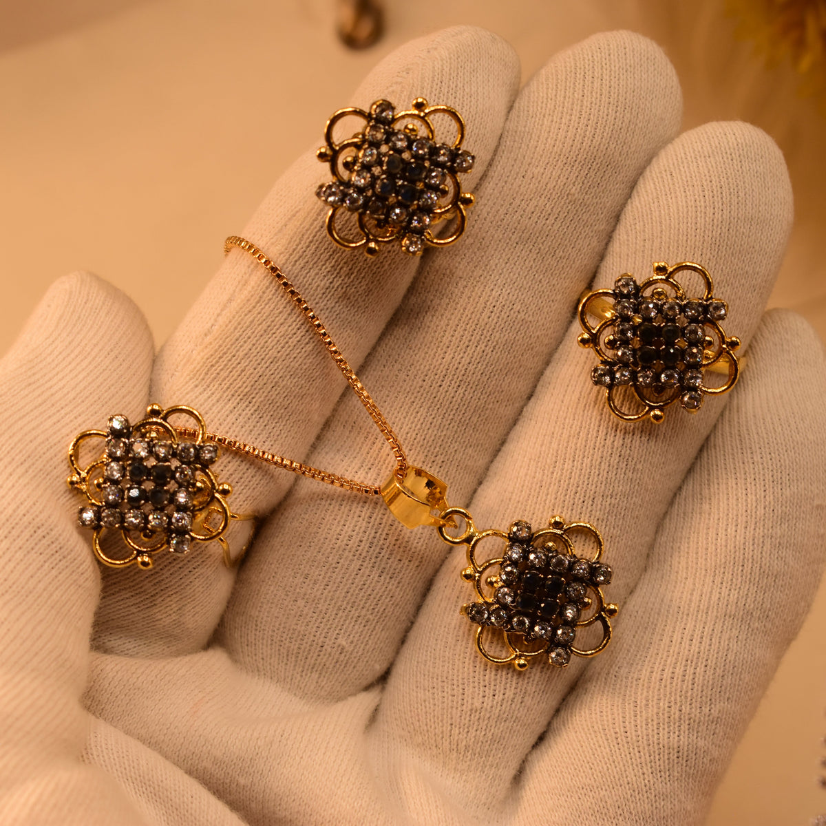 Charming Design Gold Plated Crystal Stones Necklace Set for Girls/Women