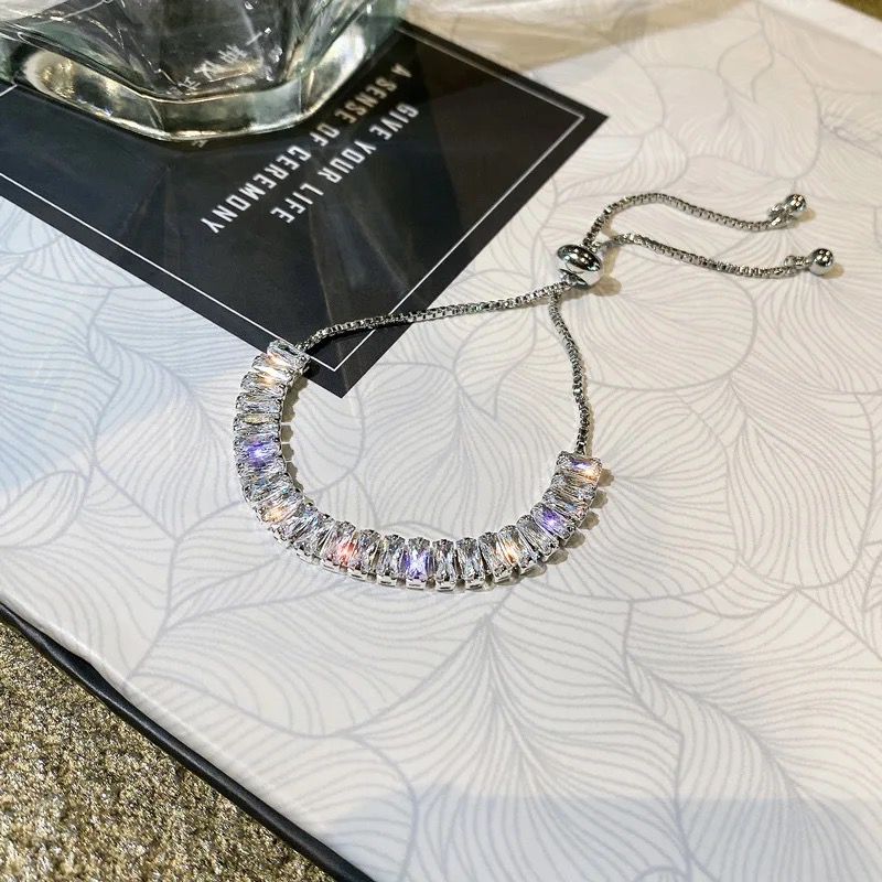 Glamorous Beautiful Crystal Bracelet for Girls/Women