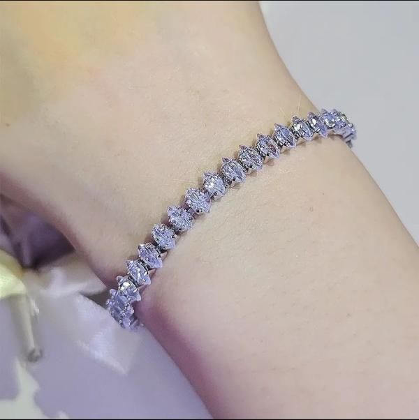 Elegant Gorgeous Crystal Stones Bracelet for Girls/Women