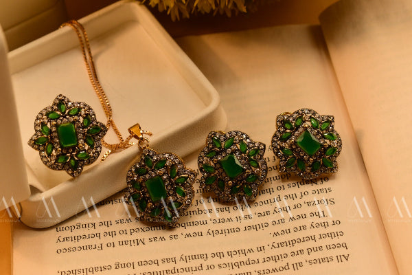 Unique Design Gold Plated Real Stones Necklace Set for Girls/Women