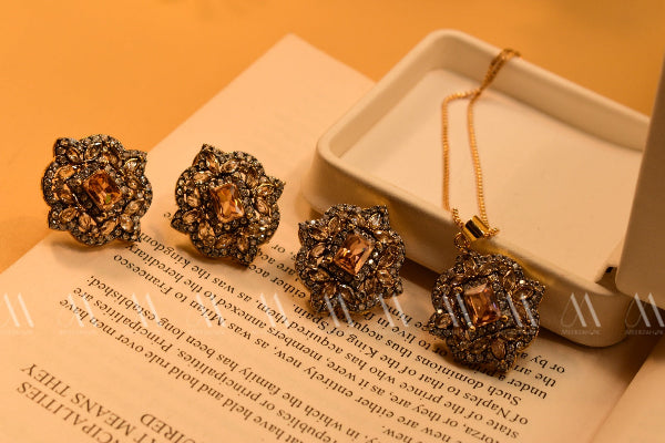 Unique Design Gold Plated Real Stones Necklace Set for Girls/Women
