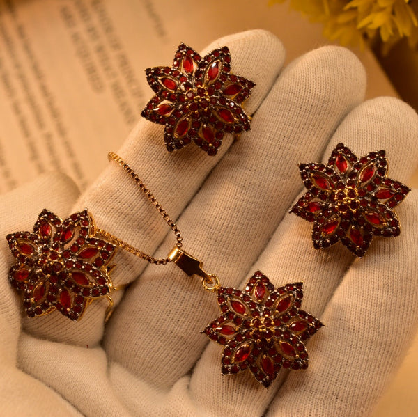 Elegant Design Gold Plated Real Stones Necklace Set for Girls/Women