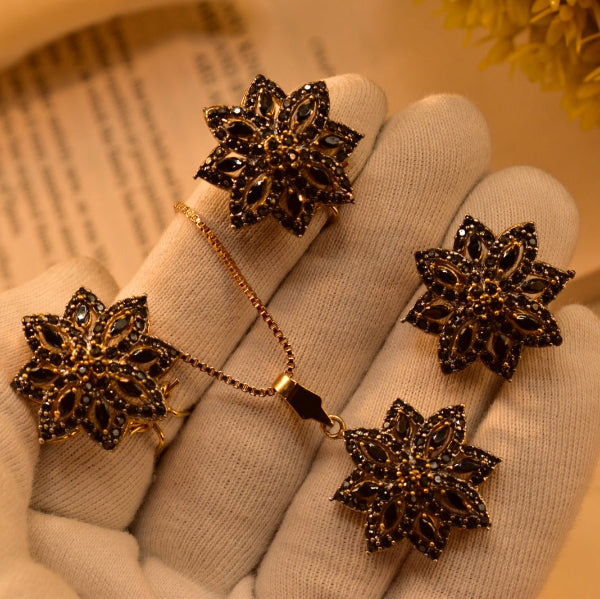 Elegant Design Gold Plated Real Stones Necklace Set for Girls/Women