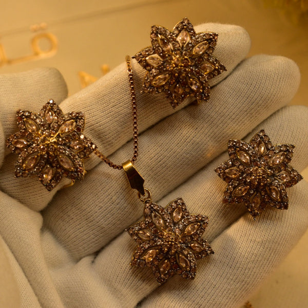 Elegant Design Gold Plated Real Stones Necklace Set for Girls/Women