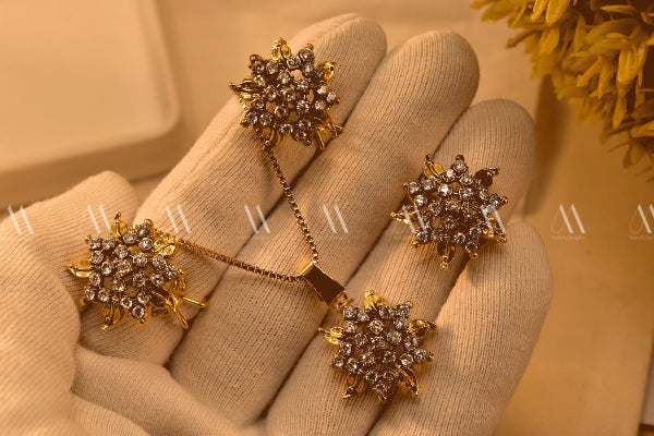 Gorgeous Design Gold Plated Real Stones Necklace Set for Girls/Women