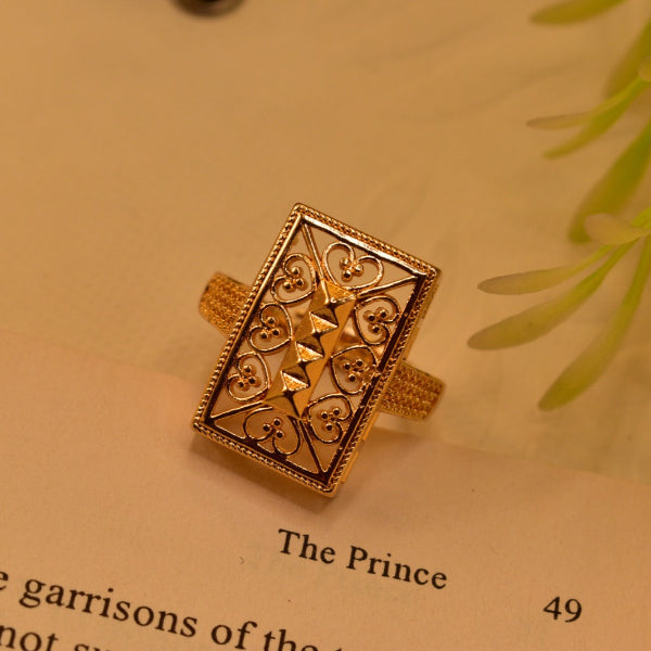 Glamorous Design Crystal Stones Ring For Girls/Women
