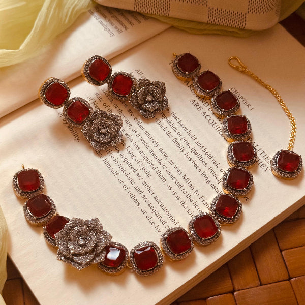 Beautiful Design Gold Plated Crystal Stones Necklace Set for Girls/Women