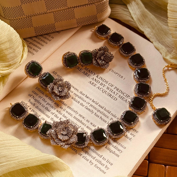 Beautiful Design Gold Plated Crystal Stones Necklace Set for Girls/Women