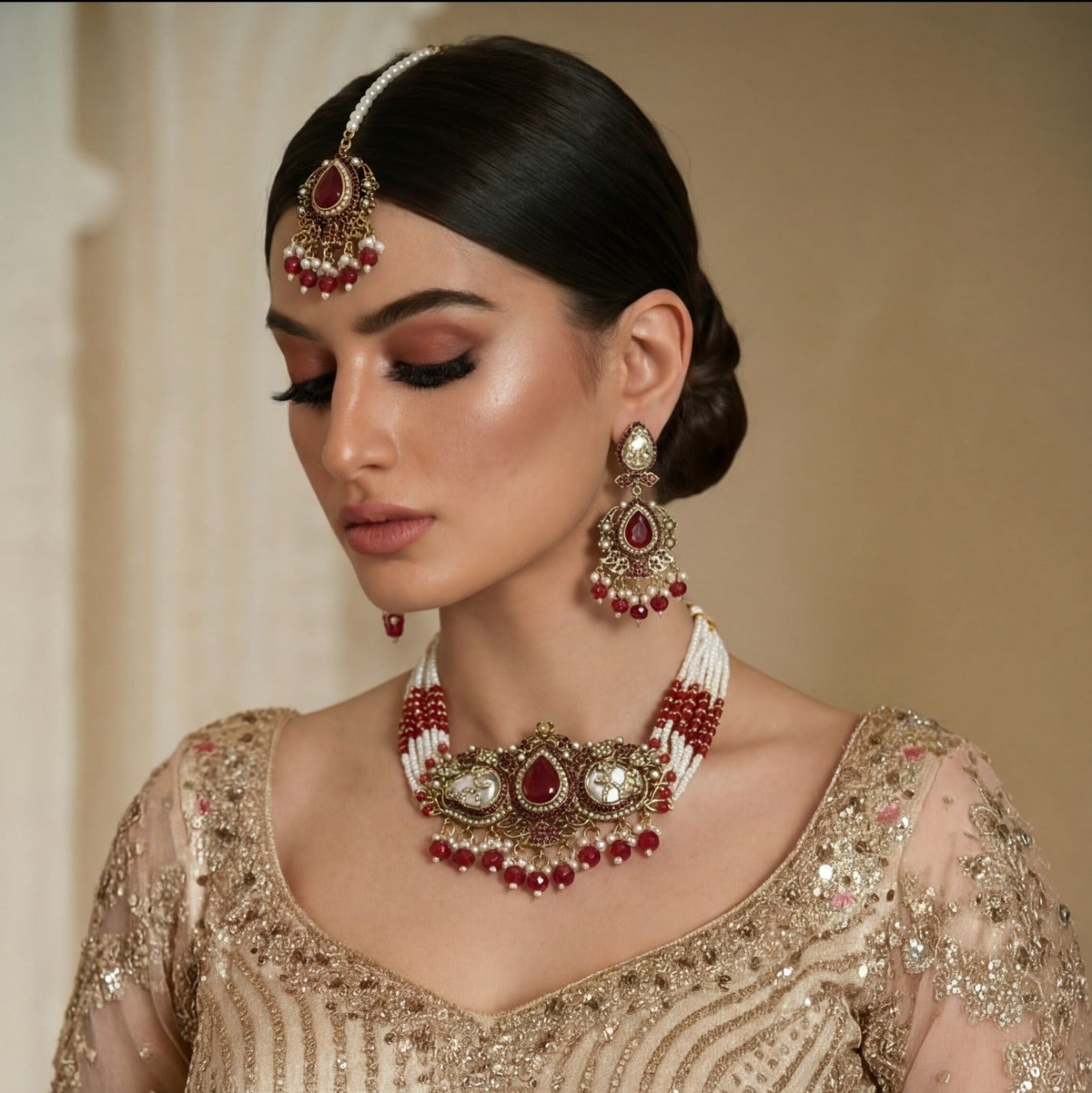 Stylish Design Gold Plated Crystal Stones Necklace Set for Girls/Women