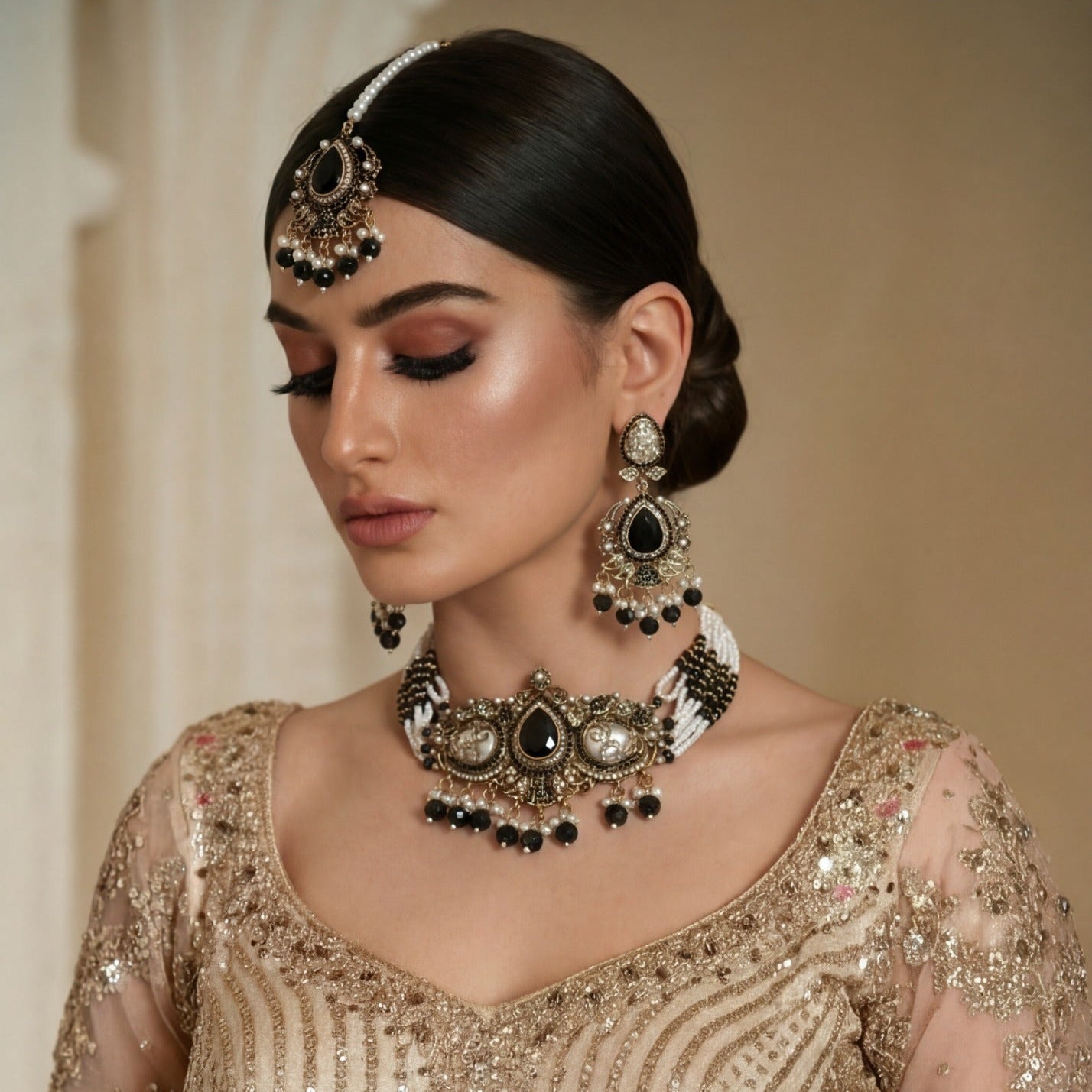 Stylish Design Gold Plated Crystal Stones Necklace Set for Girls/Women