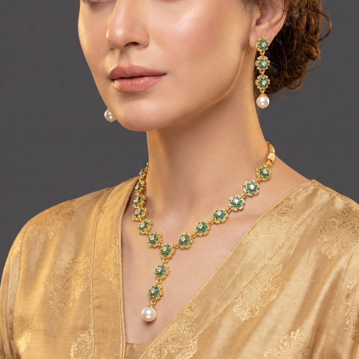 Fancy Unique Design Gold Plated Crystal Stones Necklace Set for Girls/Women