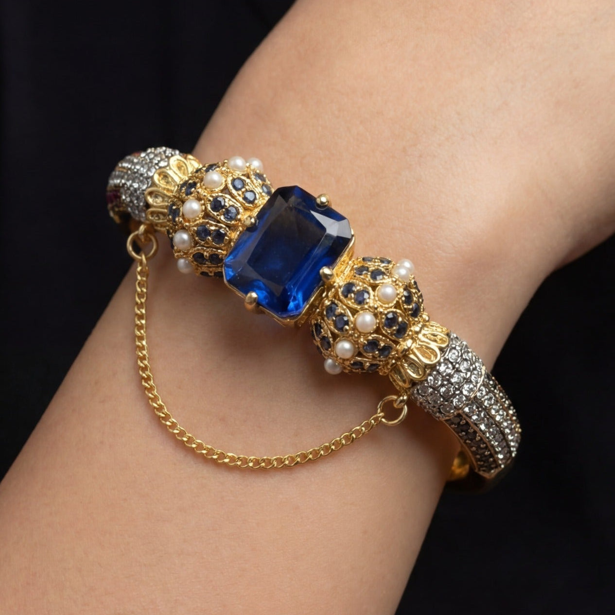 Gorgeous Unique Design Gold Plated Crystal Stones Bangle for Girls/Women
