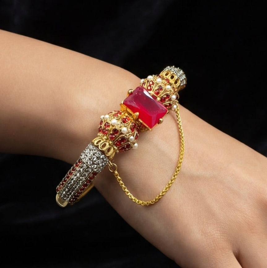 Gorgeous Unique Design Gold Plated Crystal Stones Bangle for Girls/Women