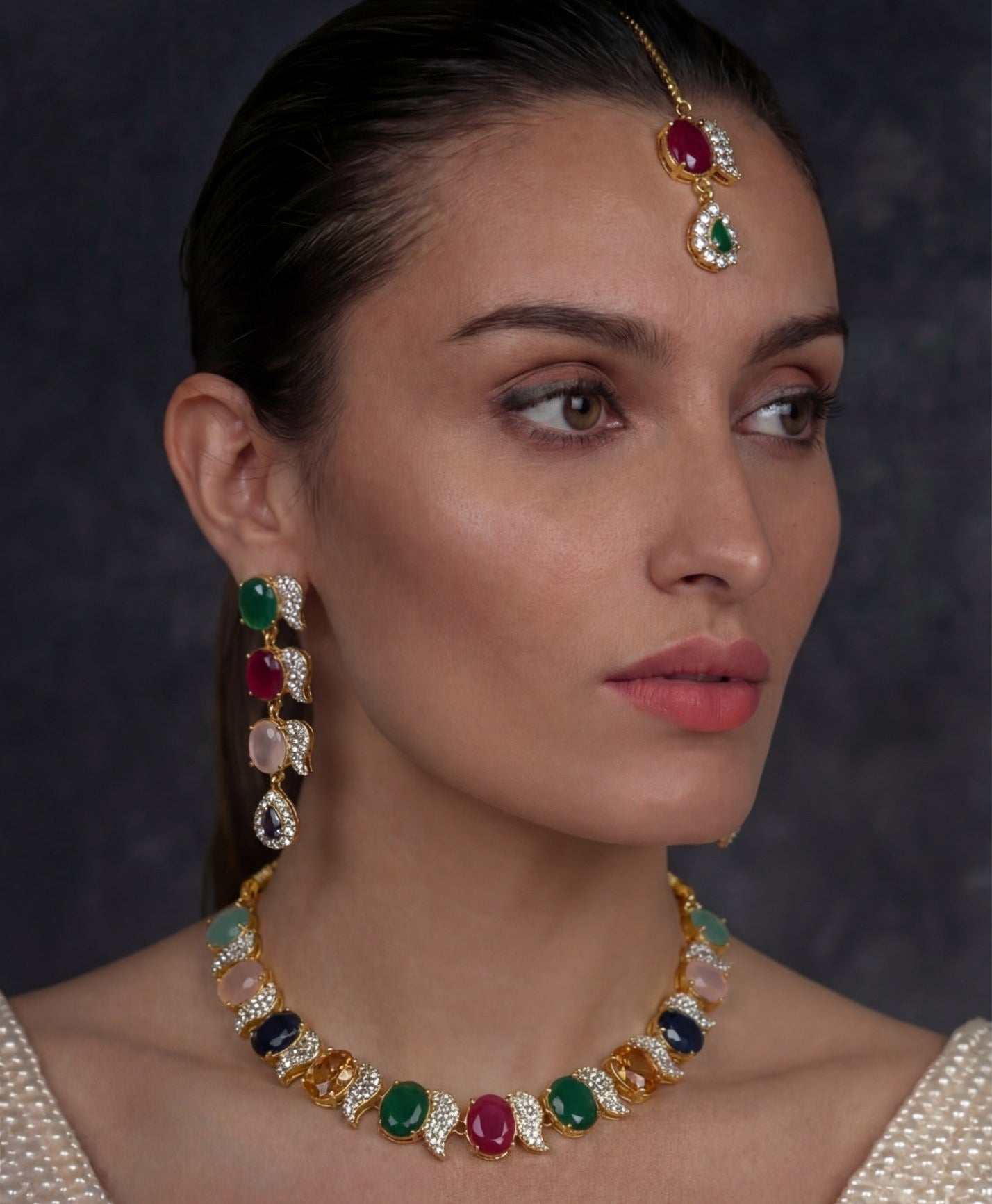 Beautiful Unique Design Gold Plated Crystal Stones Necklace Set for Girls/Women