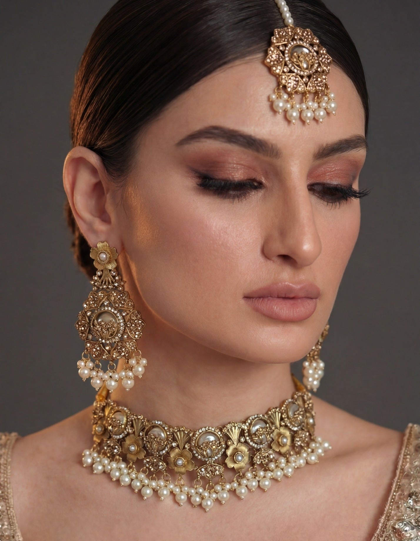 Elegant Design Gold Plated Crystal Stones Necklace Set for Girls/Women