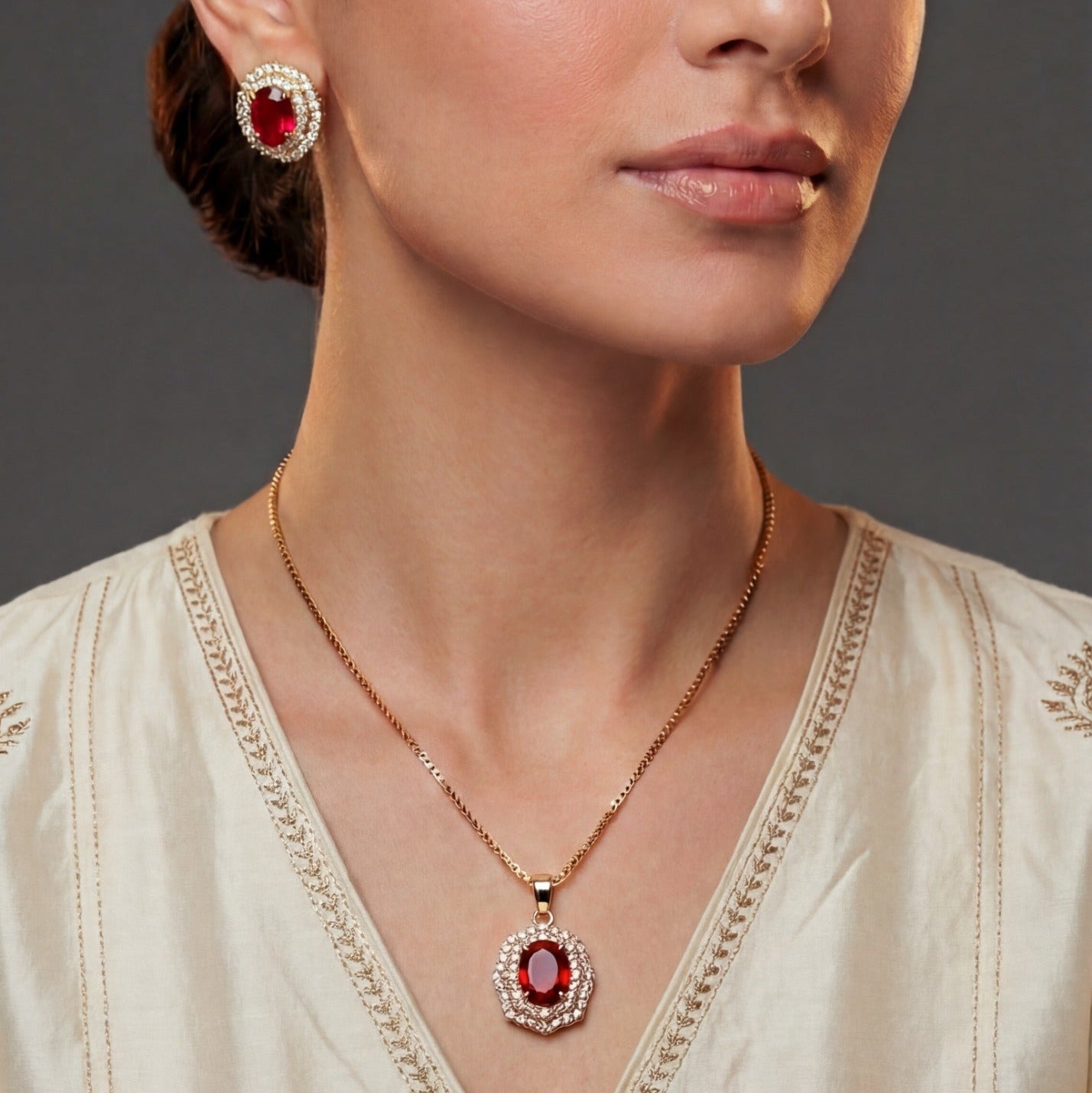 Luxury Design Gold Plated Crystal Stones Necklace Set for Girls/Women