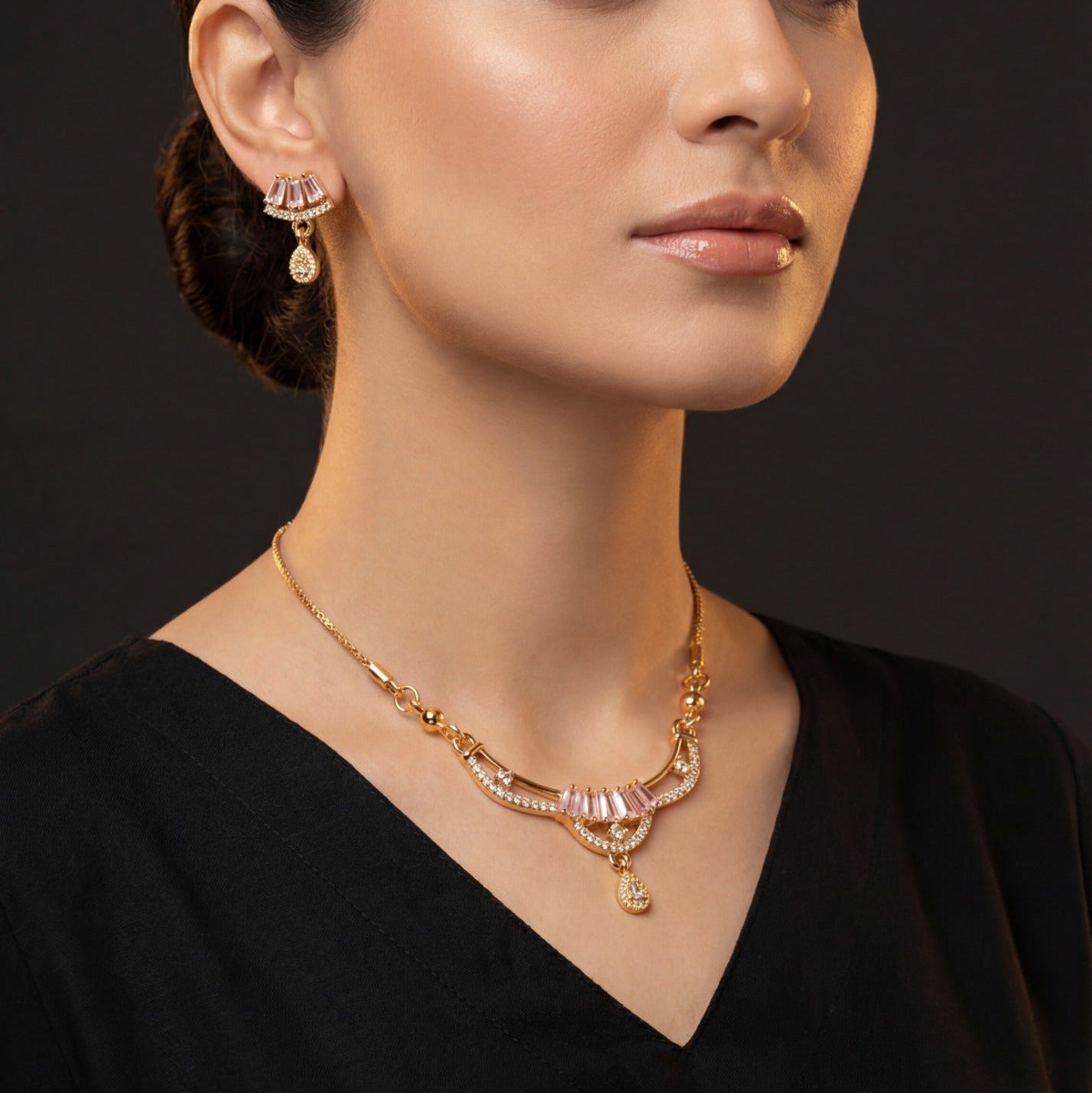 Fancy Design Gold Plated Crystal Stones Necklace Set for Girls/Women