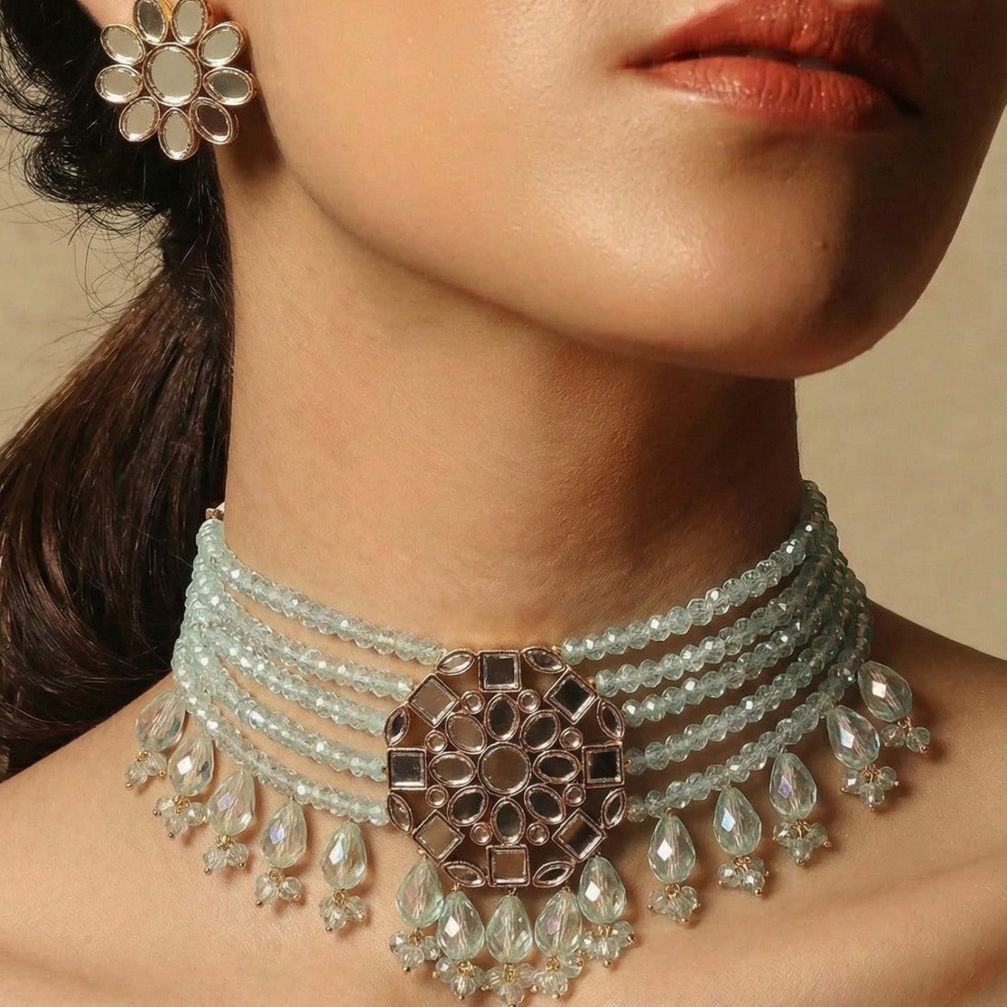 Glamorous Design Gold Plated Crystal Stones Necklace Set for Girls/Women