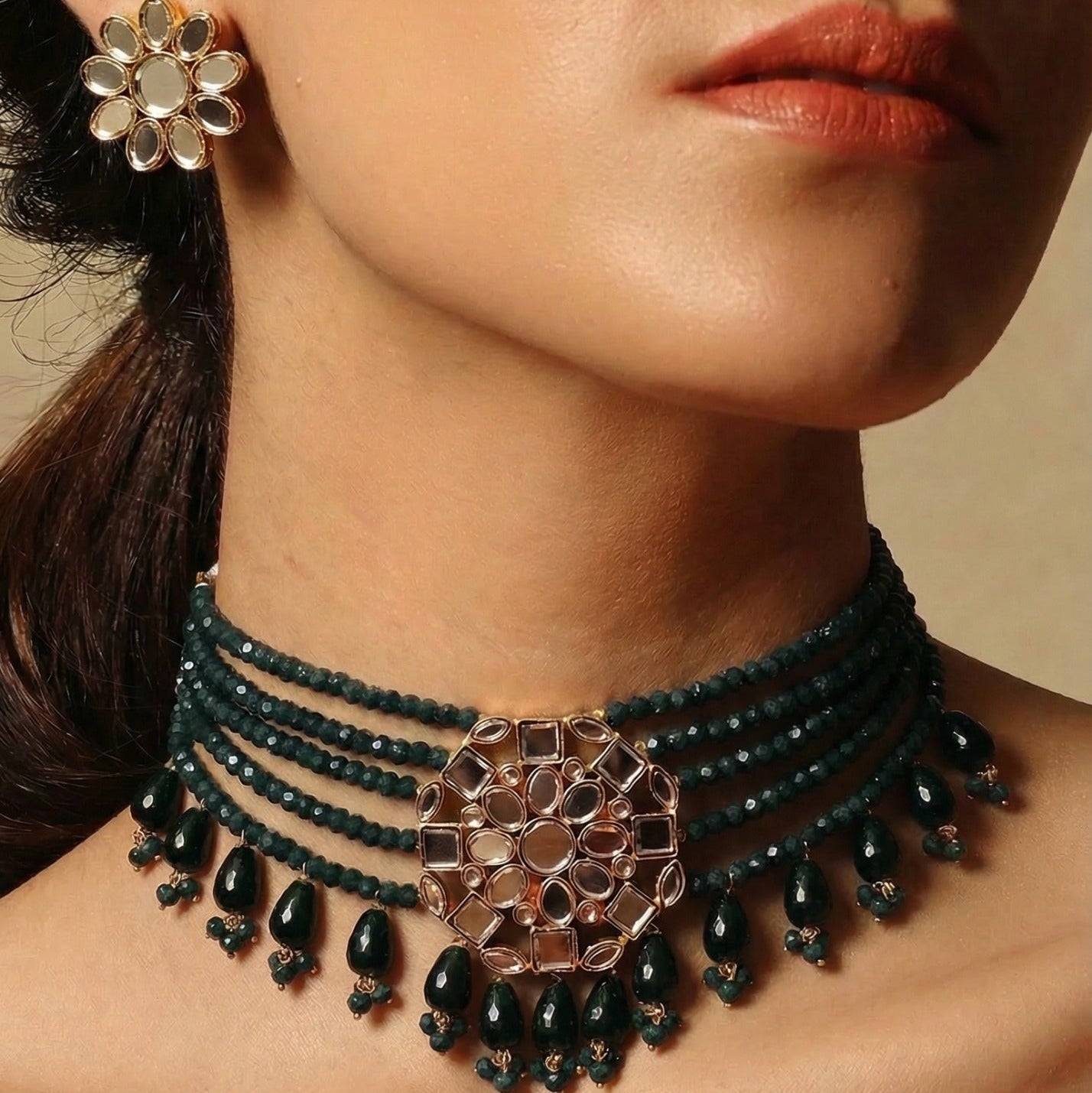 Glamorous Design Gold Plated Crystal Stones Necklace Set for Girls/Women