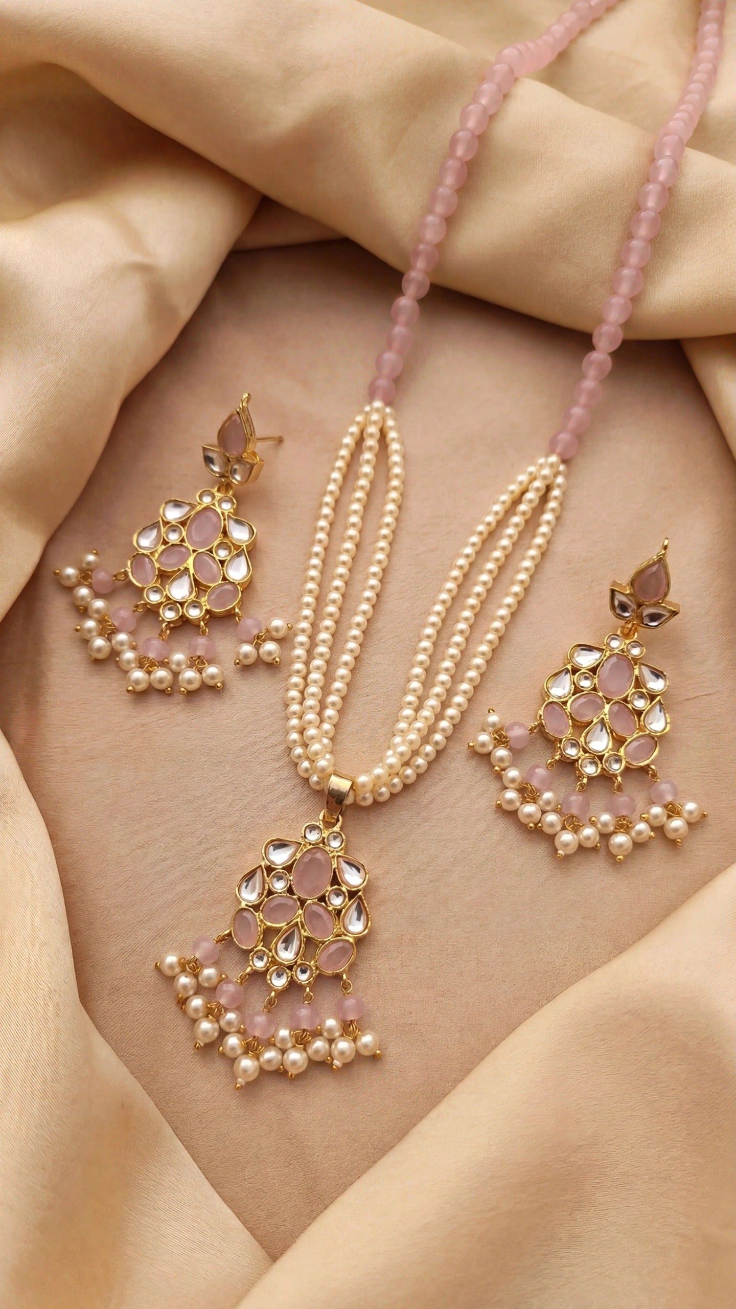 Glamorous Unique Design Crystal Stones Necklace Set for Girls/Women