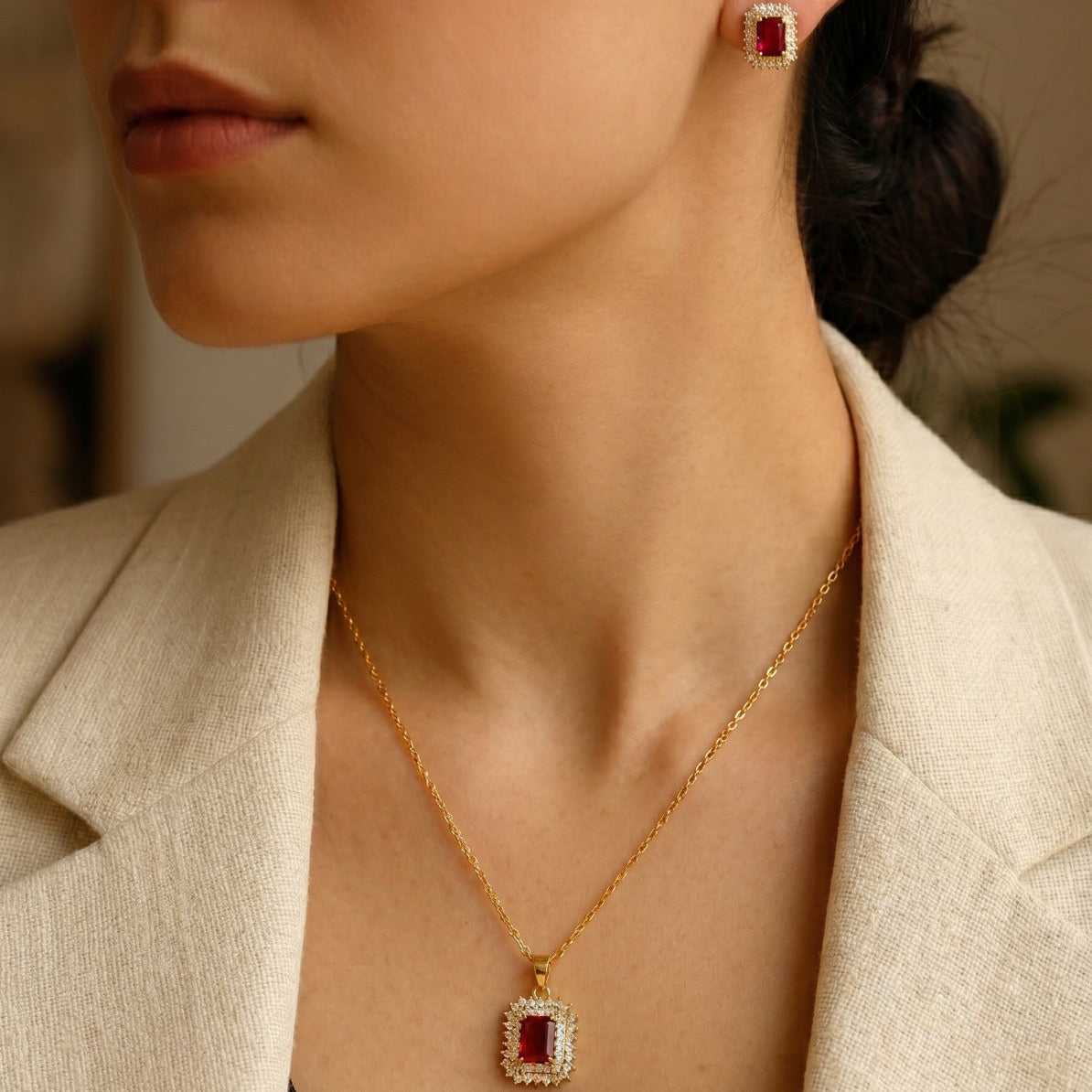 Fancy Design Gold Plated Crystal Stones Necklace Set For Girls/Women