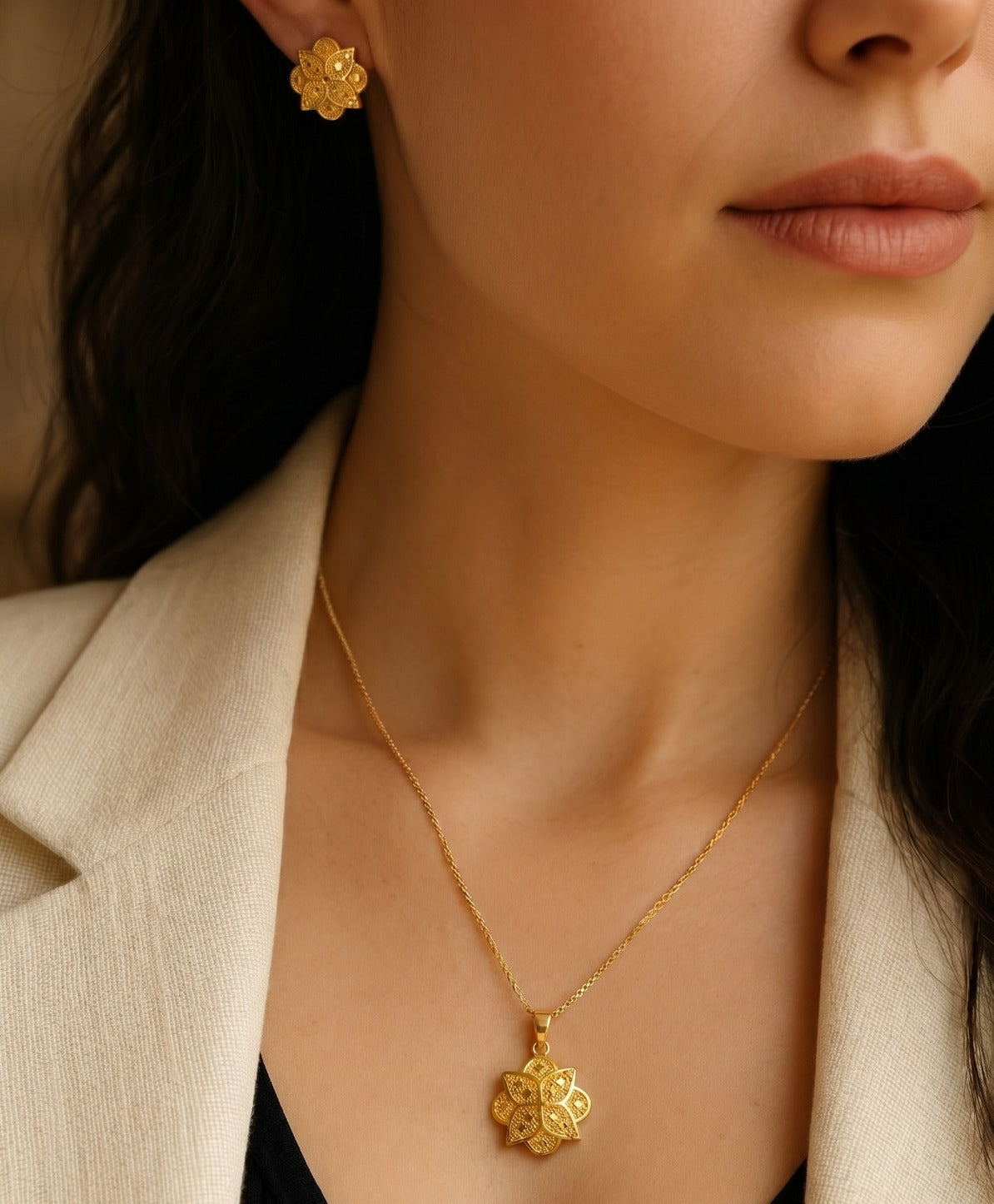 Beautiful Design Gold Plated Crystal Stones Necklace Set for Girls/Women
