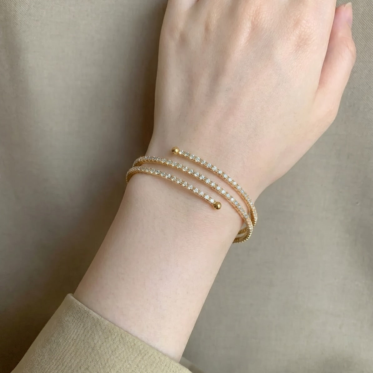 Fancy Design Gold Plated Crystal Stones Bracelet For Girls/Women
