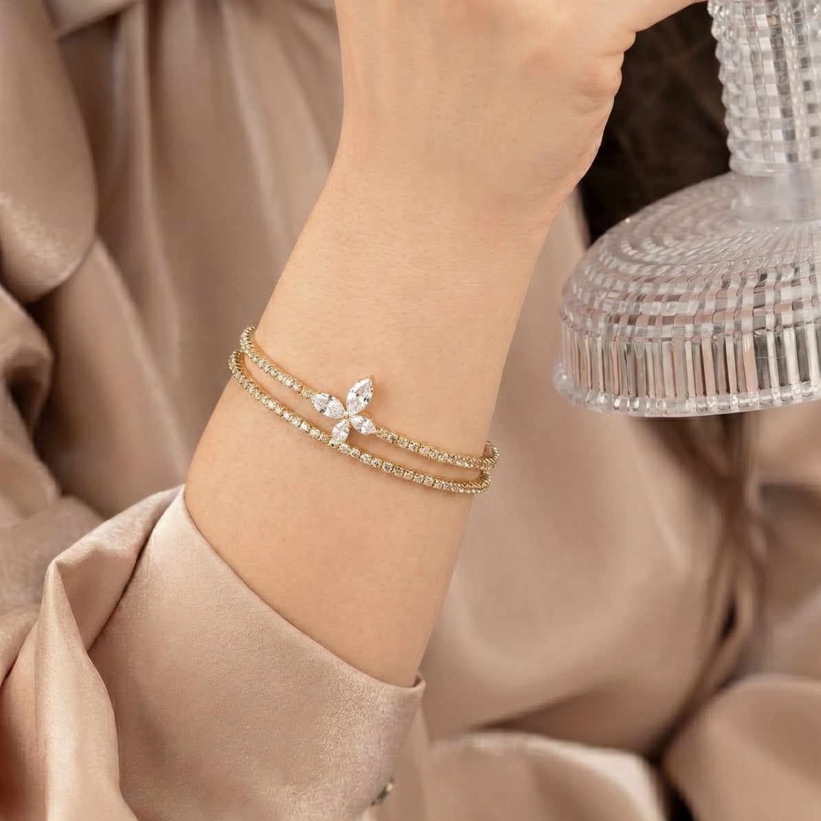Luminous Unique Design Crystal Stones Bracelet For Girls/Women