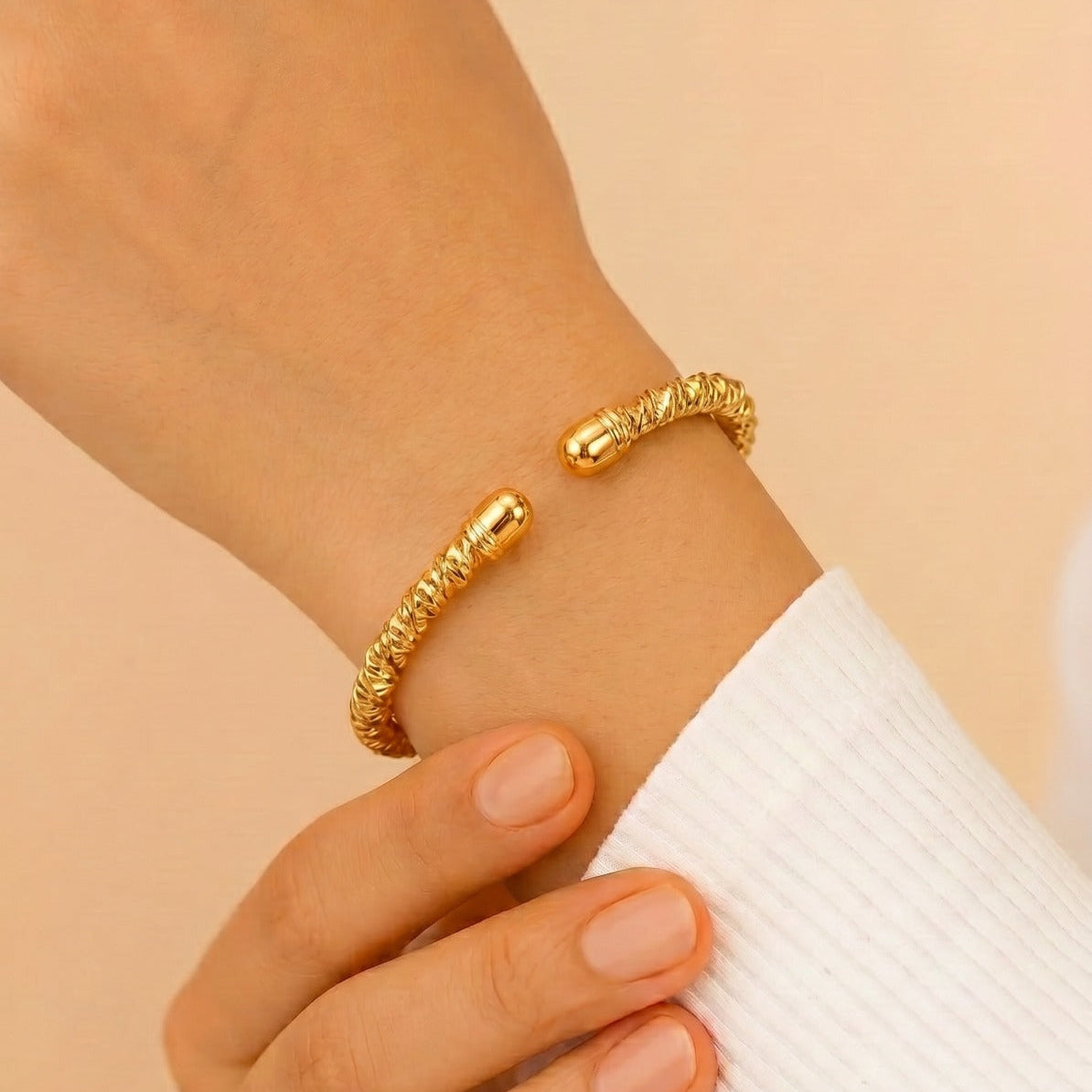 Dazzling Unique Design Gold Plated Bangle for Girls/Women