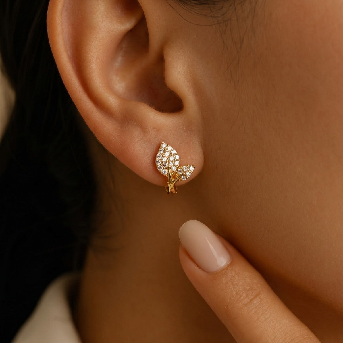Stylish Leaf Design Gold Plated Crystal Stones Earrings For Girls/Women