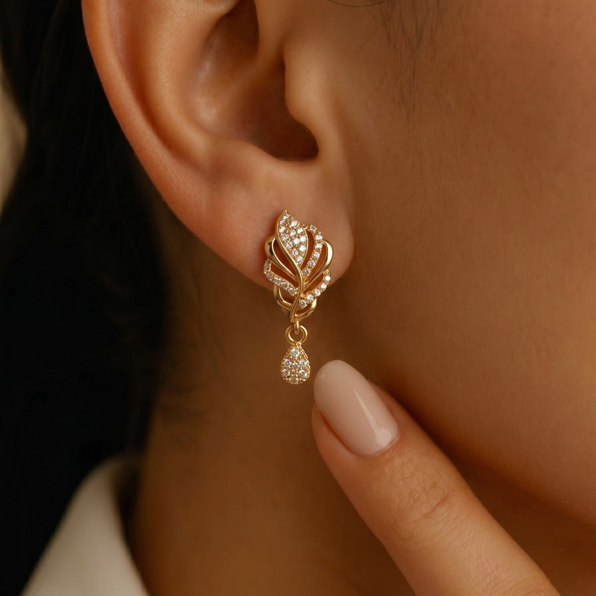 Beautiful Design Gold Plated Crystal Stones Earrings For Girls/Women
