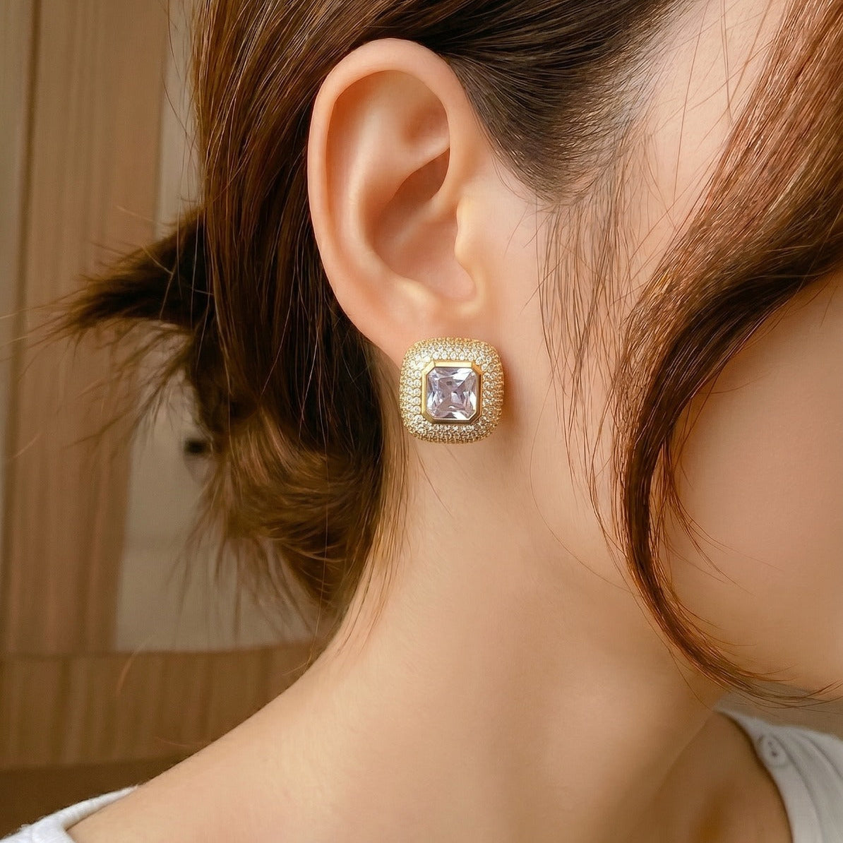 Gorgeous Design Gold Plated Crystal Stones Earrings For Girls/Women