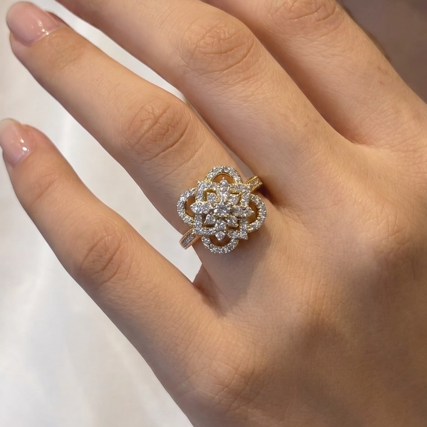 Sparkling Unique Design Gold Plated Crystal Stones Ring For Girls/Women