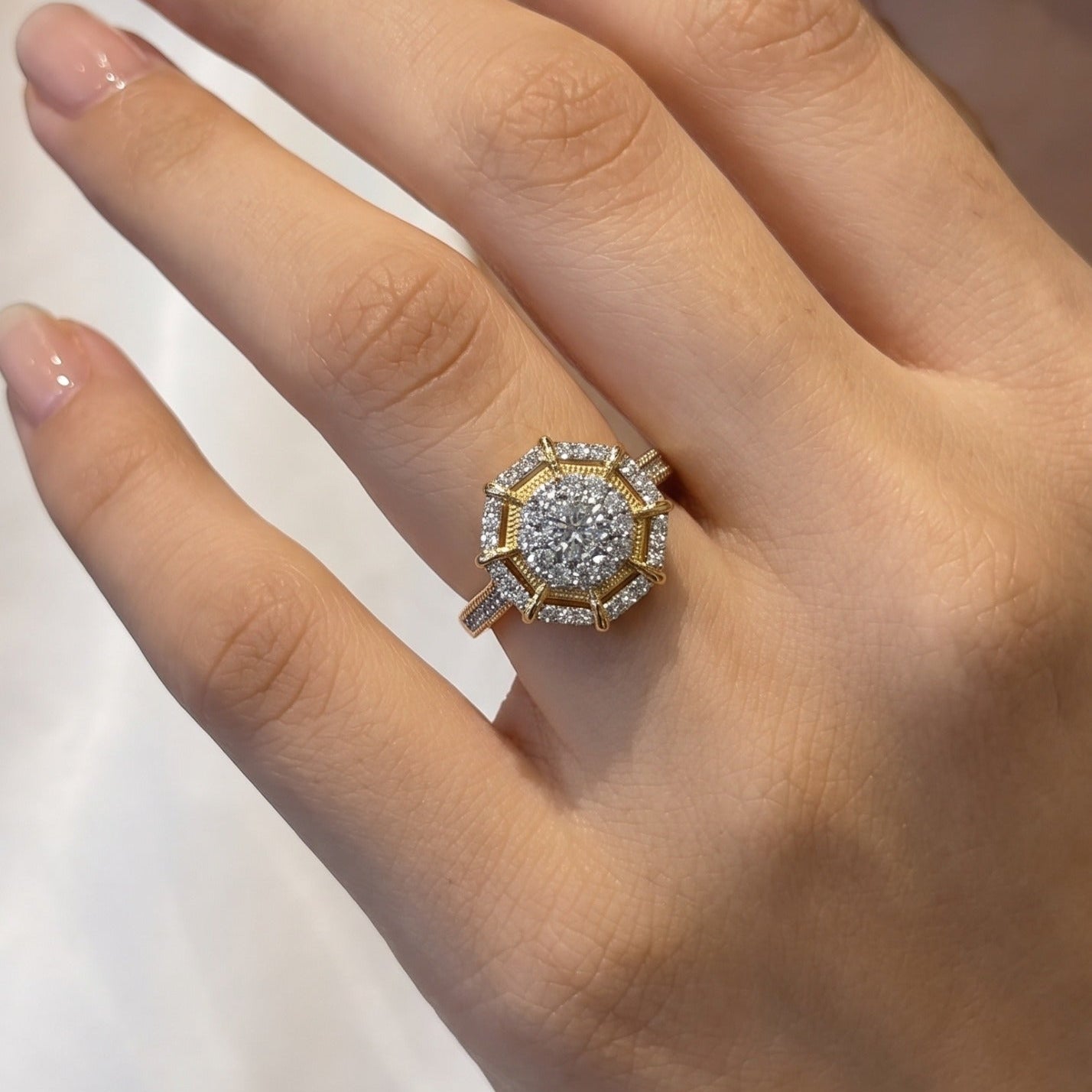 Fancy Unique Design Gold Plated Crystal Stones Ring For Girls/Women