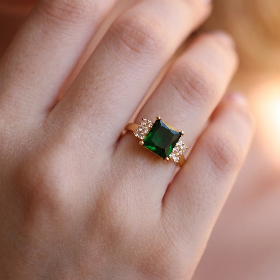 Sparkling Unique Design Gold Plated Crystal Stones Ring For Girls/Women