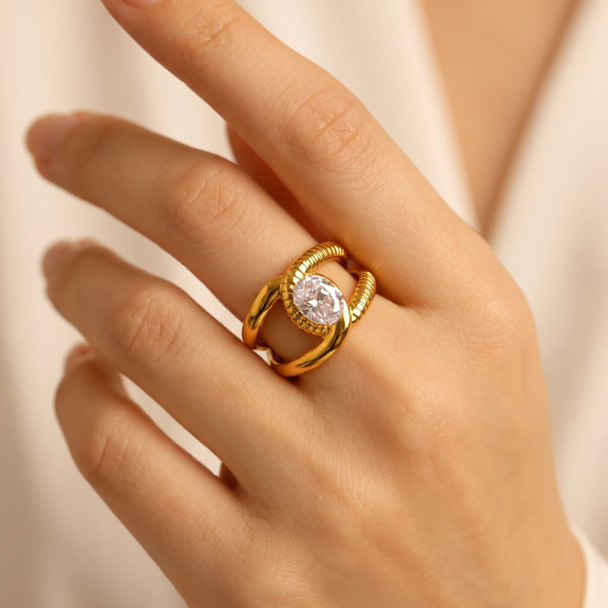 Luxury Unique Design Gold Plated Crystal Stone Ring For Girls/Women