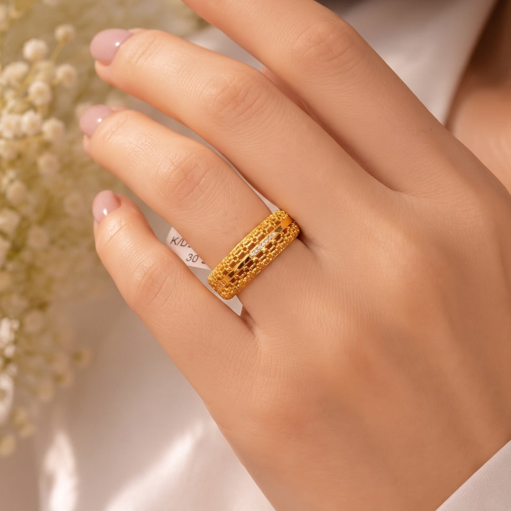 Gorgeous Design Gold Plated Crystal Stones Ring For Girls/Women