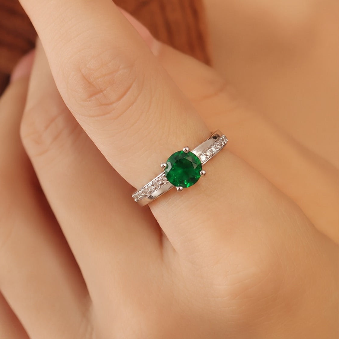 Dazzling Design Silver Plated Crystal Stones Ring For Girls/Women