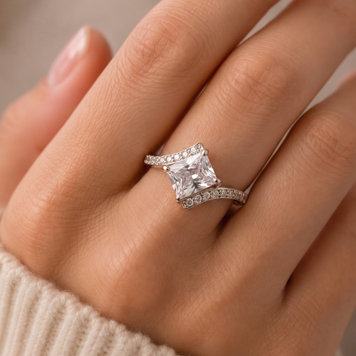 Dazzling Design Silver Plated Crystal Stones Ring For Girls/Women
