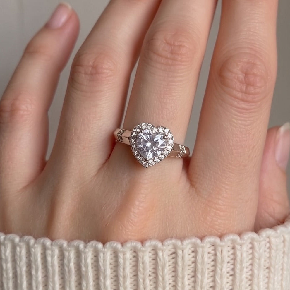 Sparkling Design Silver Plated Crystal Stones Ring For Girls/Women