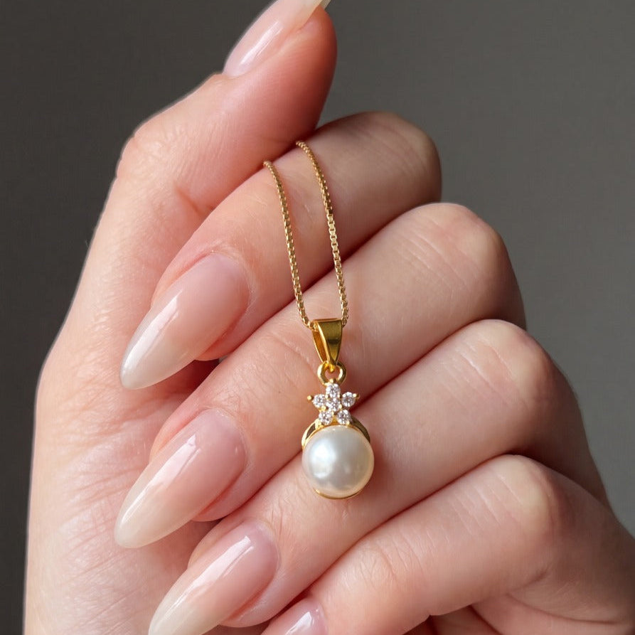 Charming Unique Design Gold Plated Pearl Pendant for Girls/Women