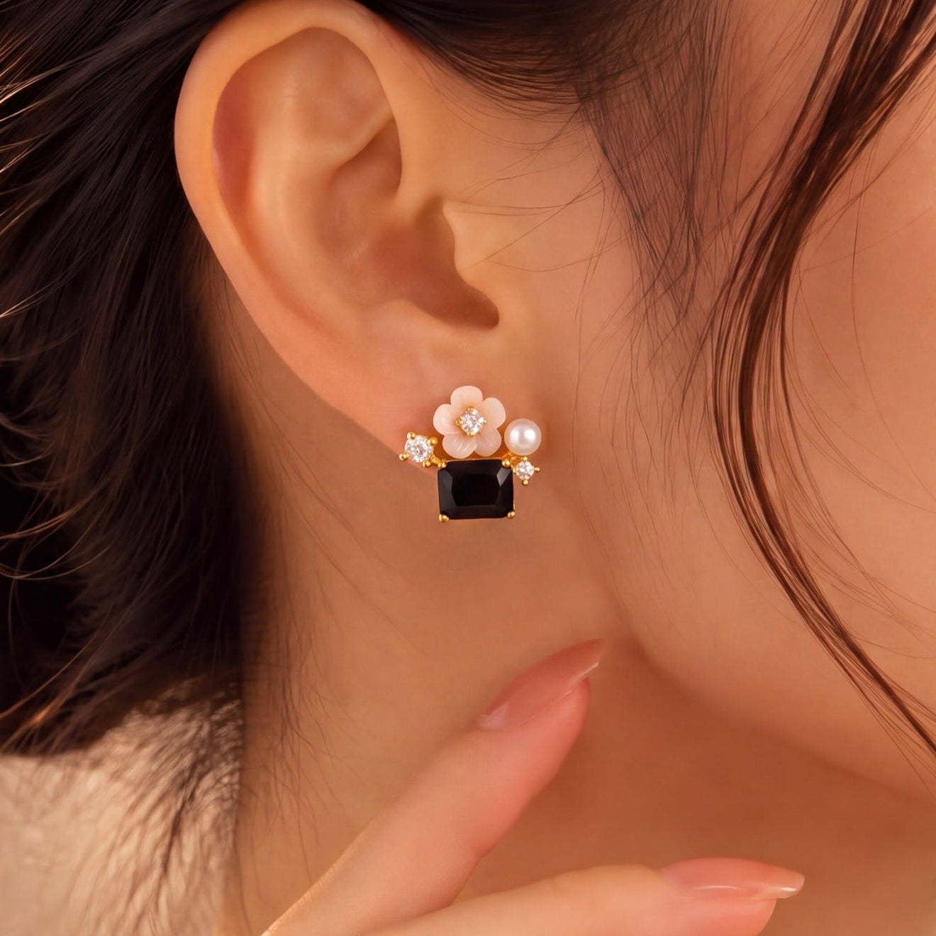 Sparkling Design Gold Plated Crystal Stones Earrings For Girls/women