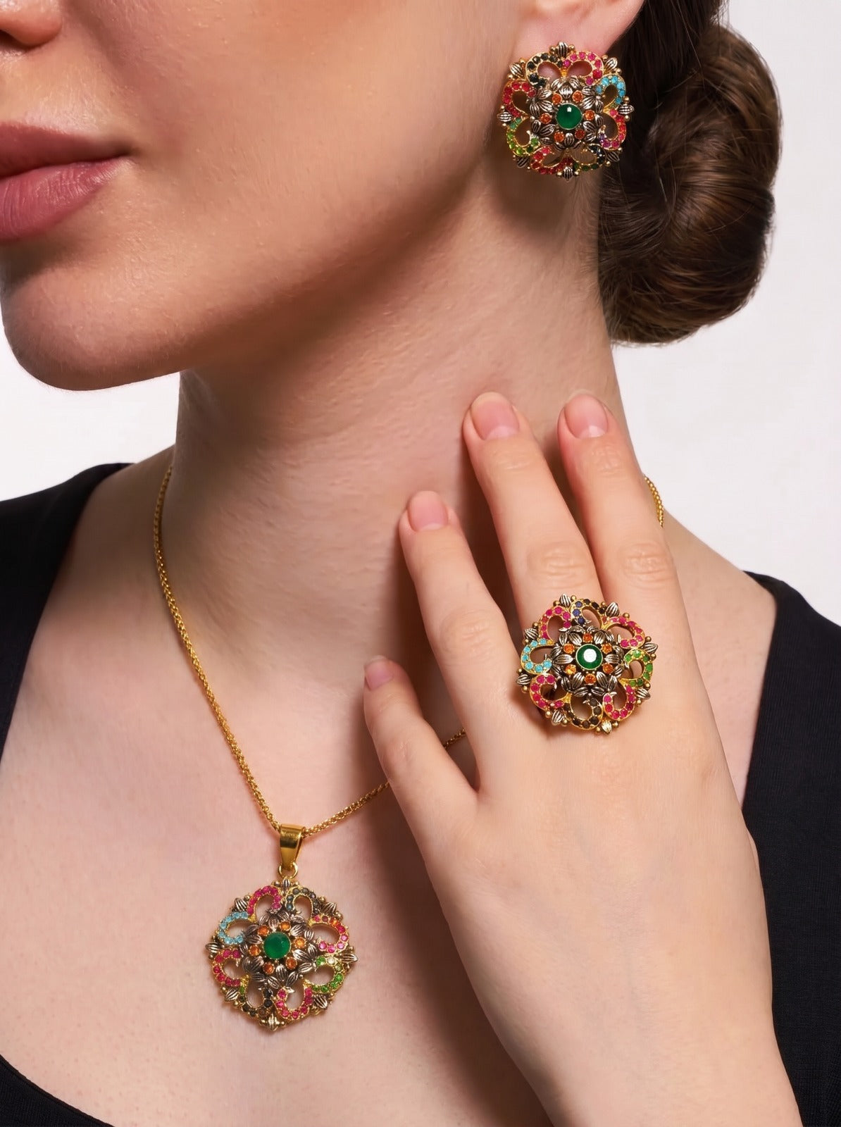 Charming Design Gold Plated Crystal Stones Necklace Set for Girls/Women
