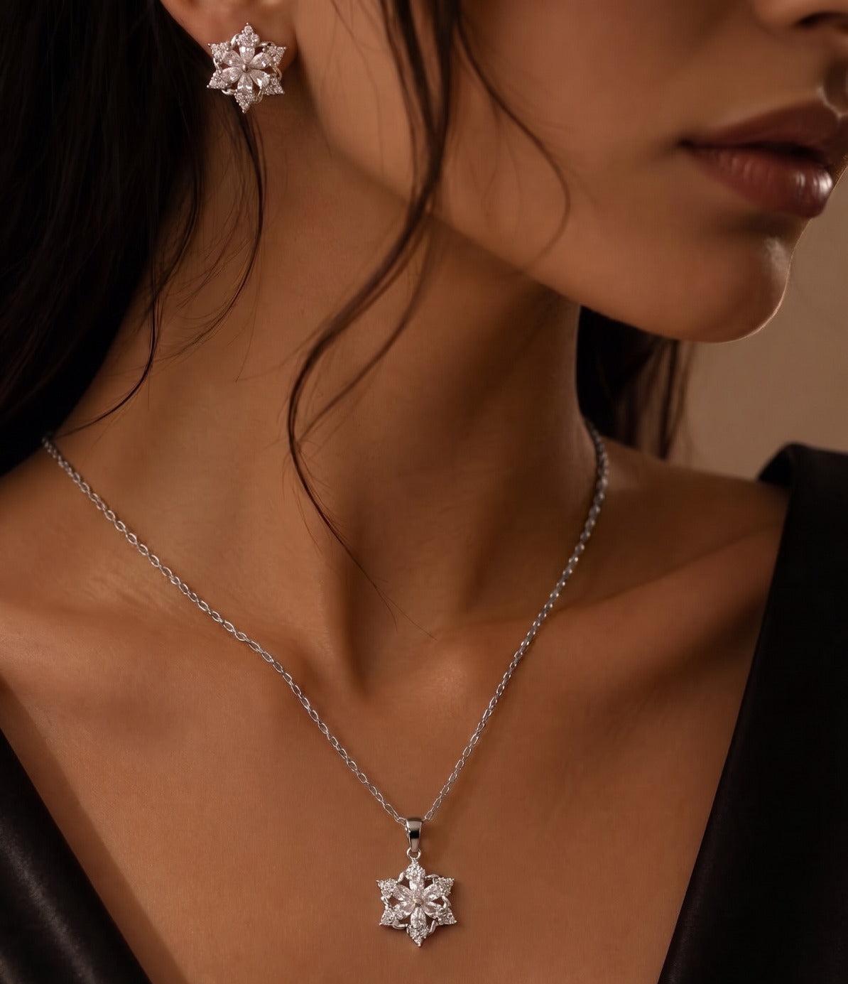 Luminous Design Silver Plated Crystal Stones Necklace set For Girls/Women