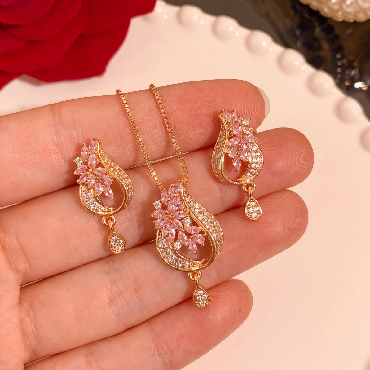 Sparkling Design Gold Plated Crystal Stones Necklace Set for Girls/Women