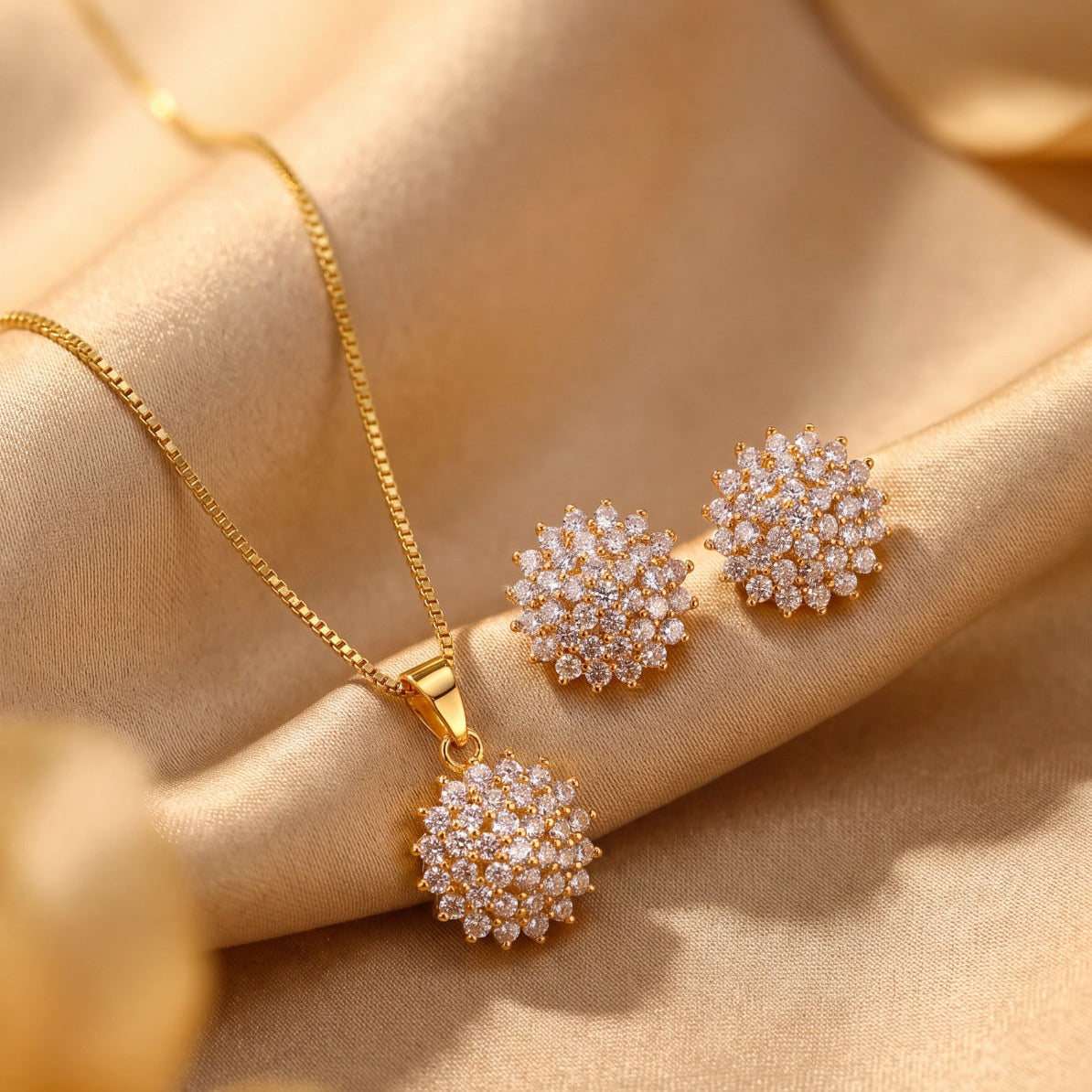 Fancy Design Gold Plated Crystal Stones Necklace Set for Girls/Women