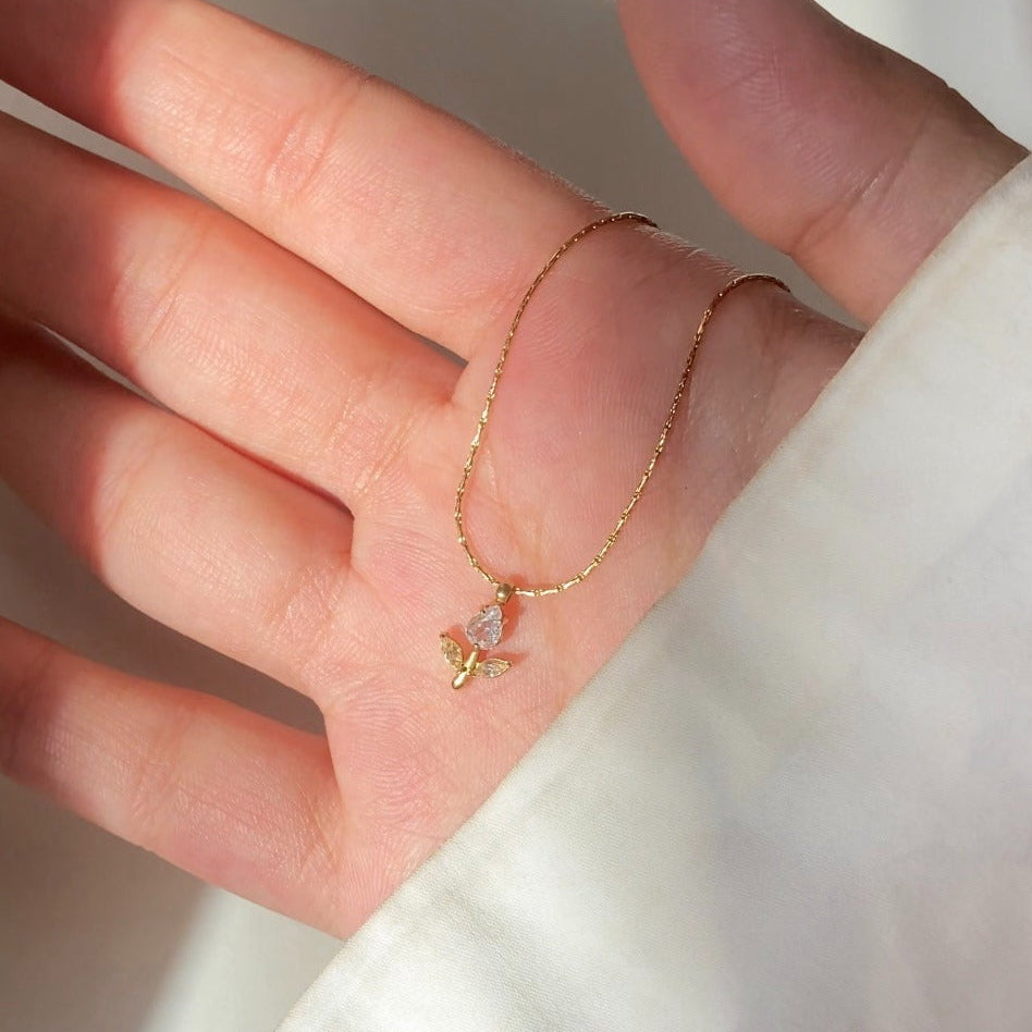 Glamorous Design Gold Plated Crystal Stones Pendant for Girls/Women